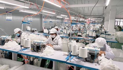 长岭镇 纺织服装产业加速发展，服装加工成为经济新引擎